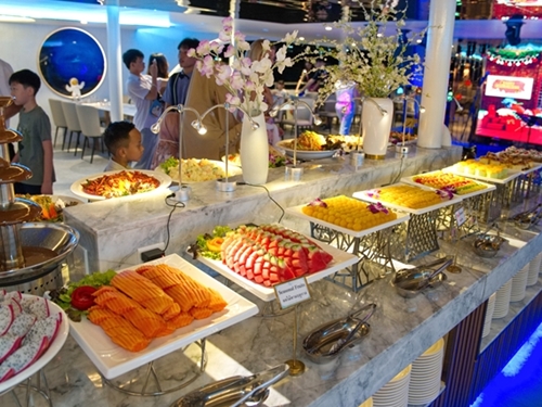 Royal Galaxy Luxury Dinner Cruise Royal Galaxy Luxury Dinner Cruise in Bangkok