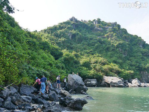 Day Tour to Halong Bay & Lan Ha Bay from Cat Ba